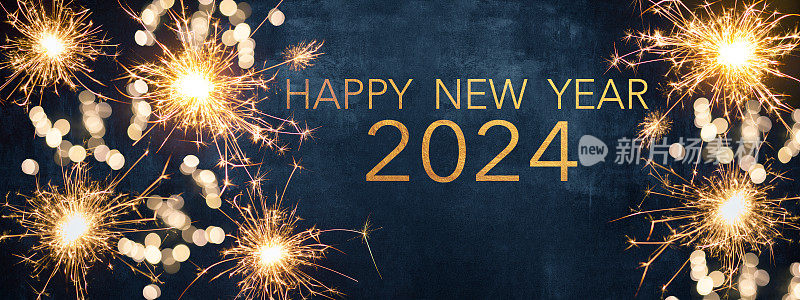 2024年新年快乐/跨年晚会背景贺卡-烟火和散景灯，在深蓝色的夜空